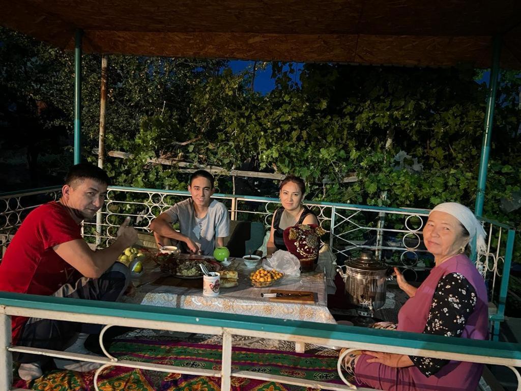 в гостях у лаззат Konukevi Turkistan